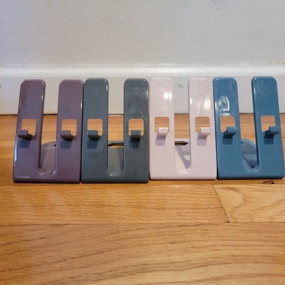 Phone holder for table or outlet - Picture 4 of 4